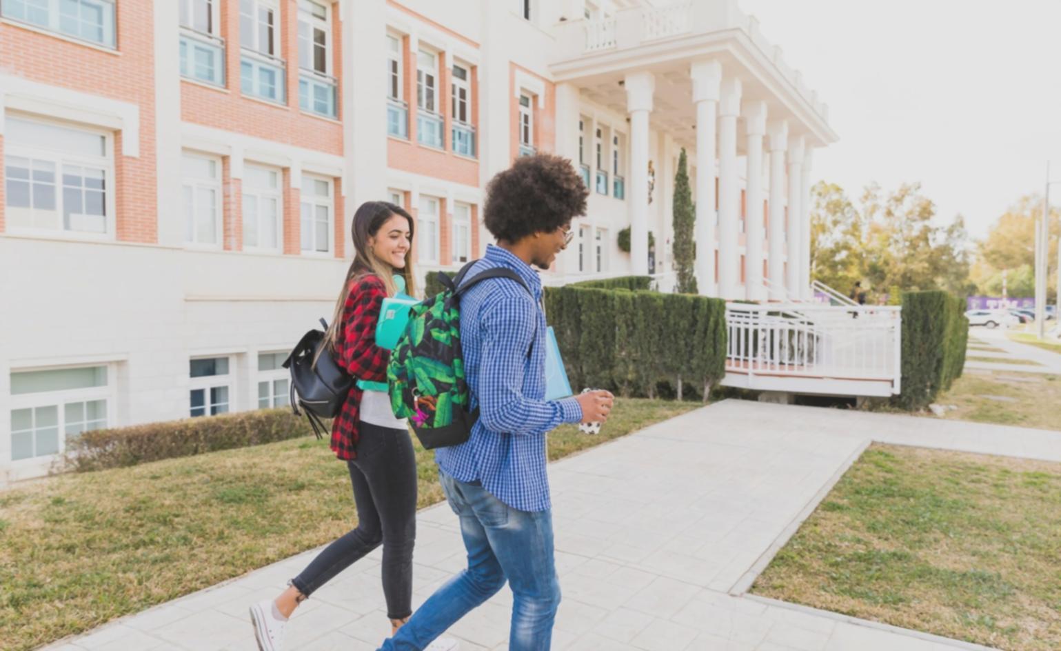 Équipe kaventhiora en séance de travail collaboratif