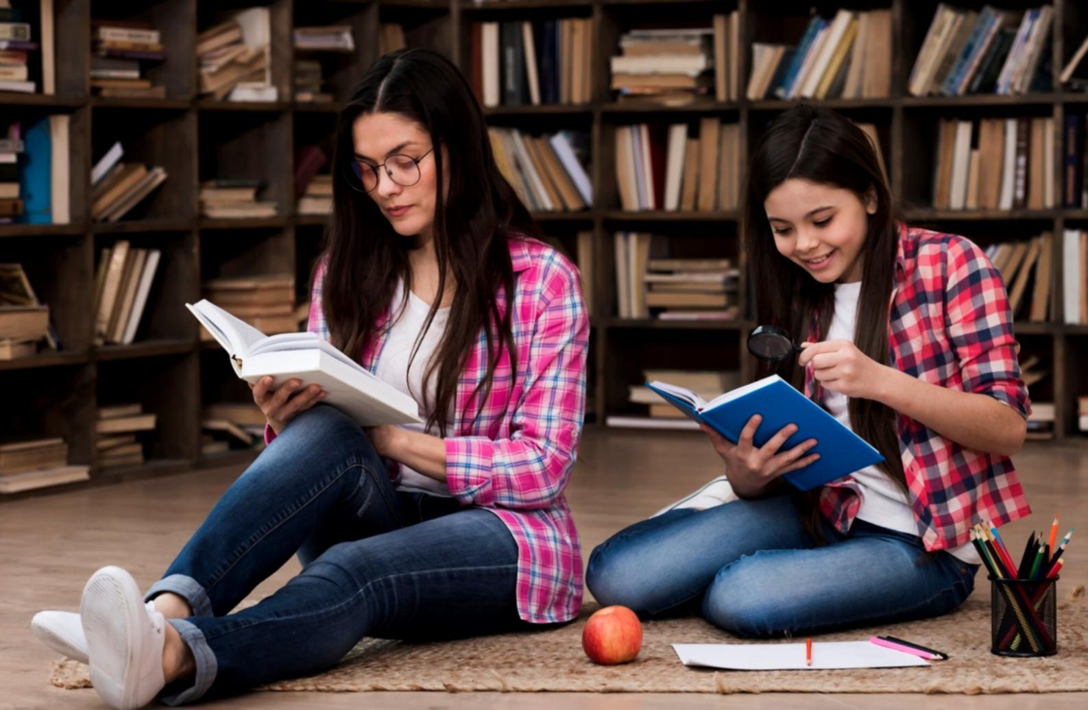 Session de formation interactive avec participants analysant des documents financiers